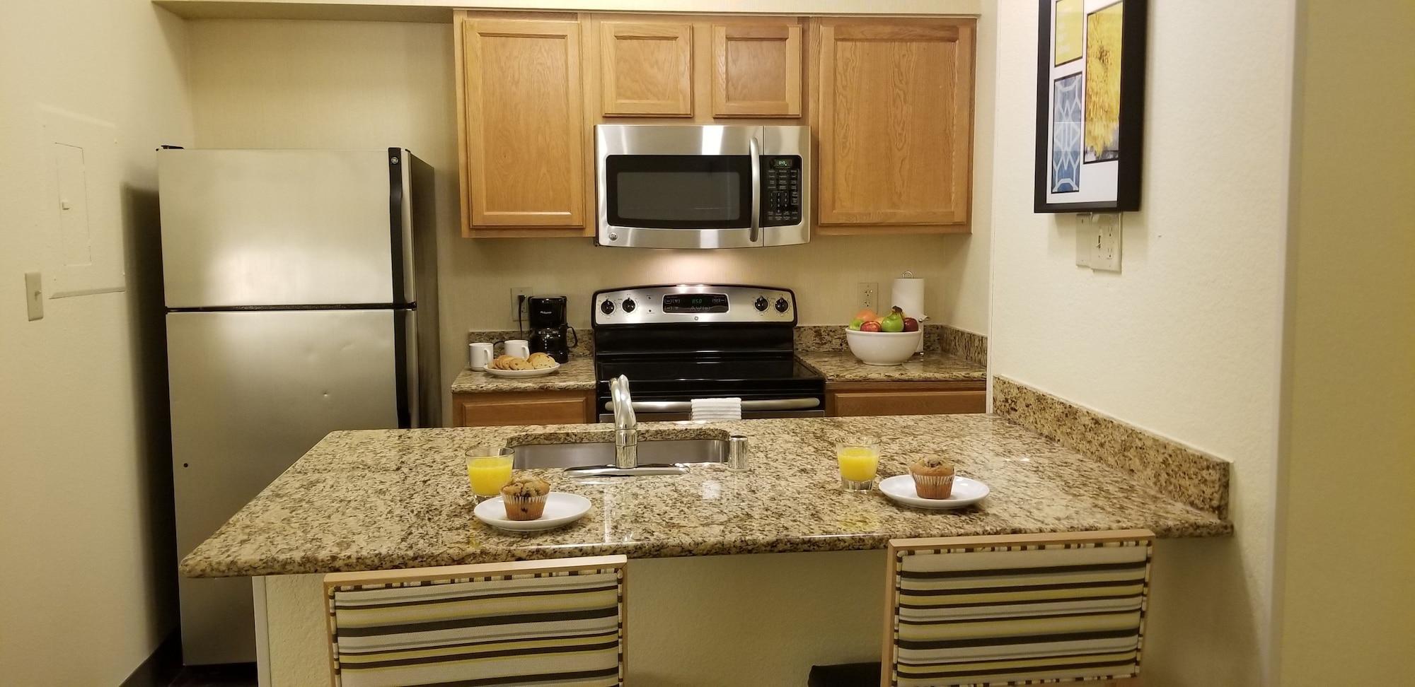 Sonesta Simply Suites Memphis East Poplar Pike Экстерьер фото