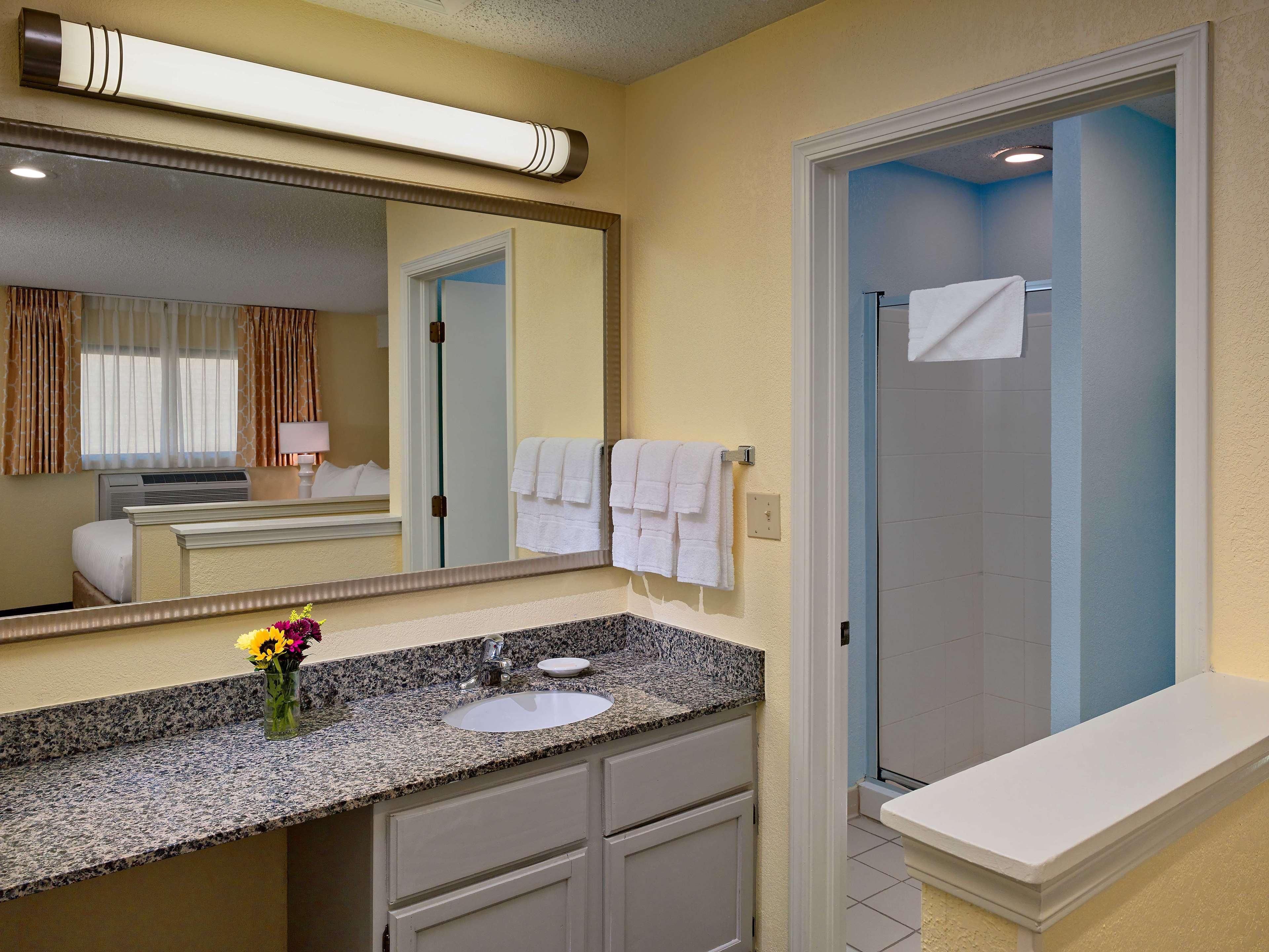 Sonesta Simply Suites Memphis East Poplar Pike Экстерьер фото
