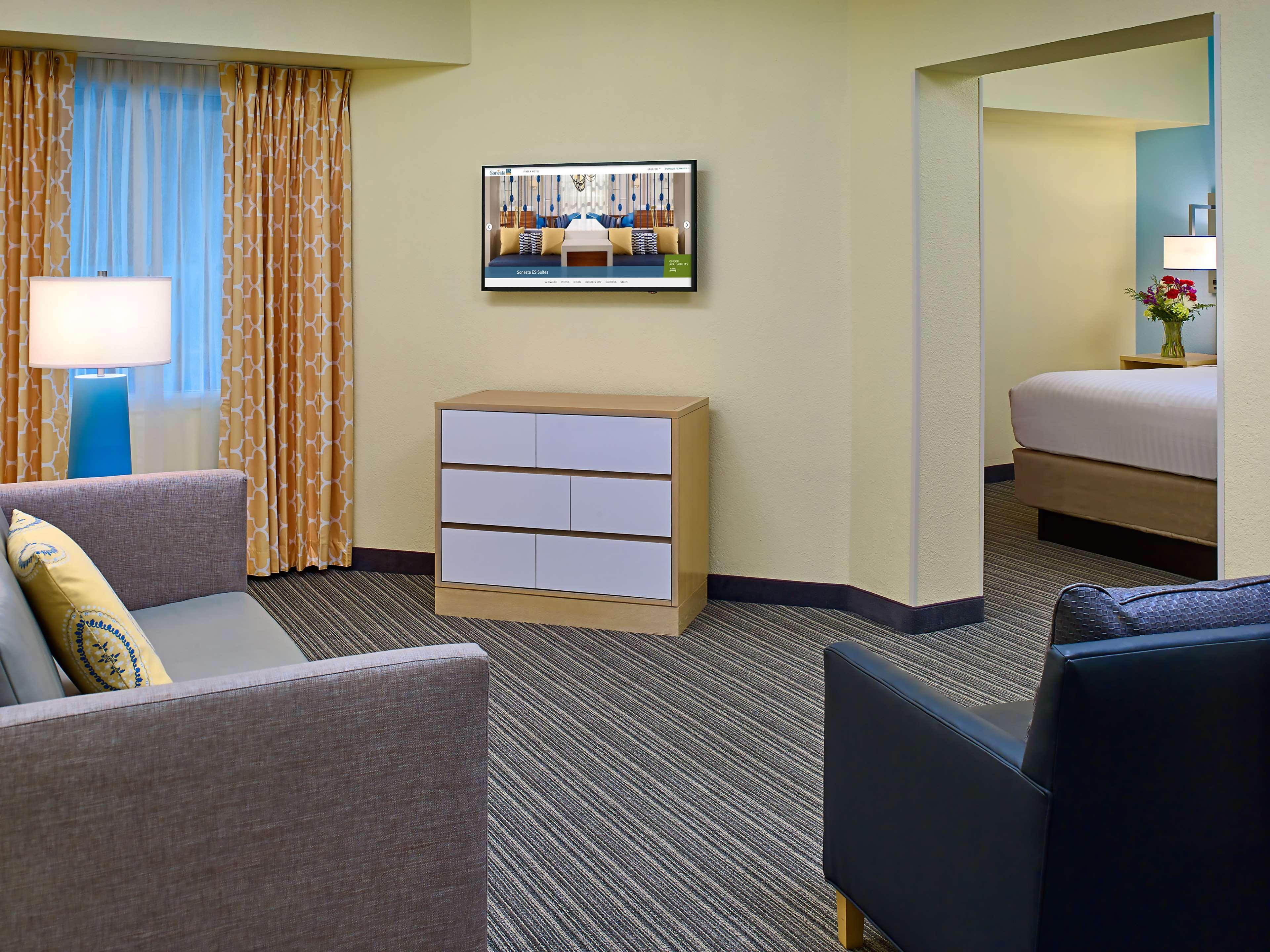 Sonesta Simply Suites Memphis East Poplar Pike Экстерьер фото