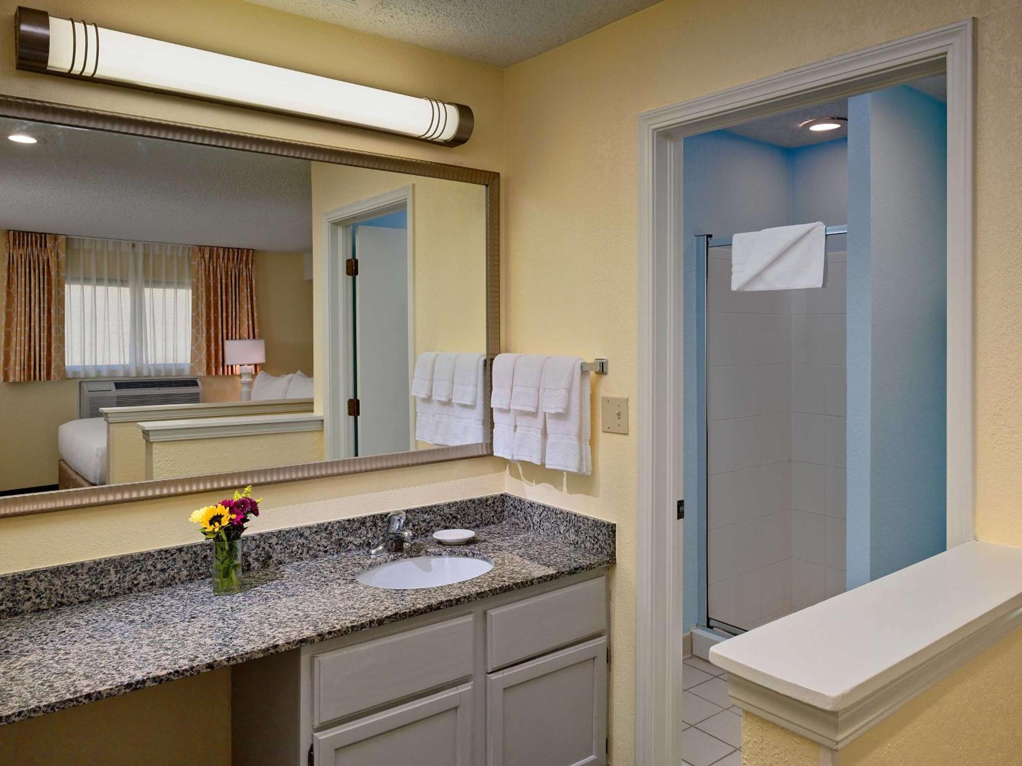 Sonesta Simply Suites Memphis East Poplar Pike Экстерьер фото