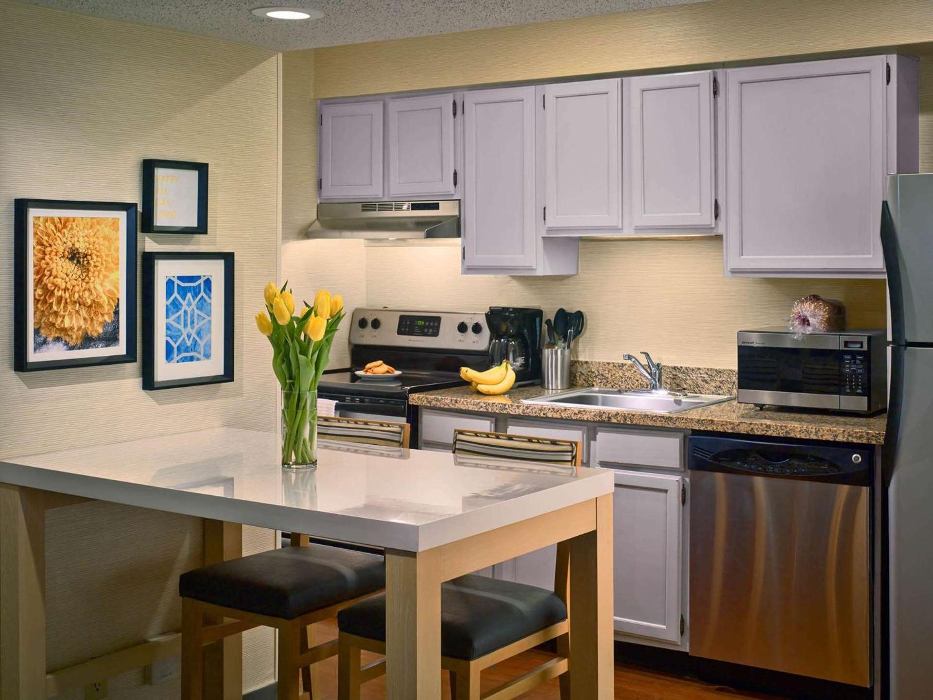Sonesta Simply Suites Memphis East Poplar Pike Экстерьер фото