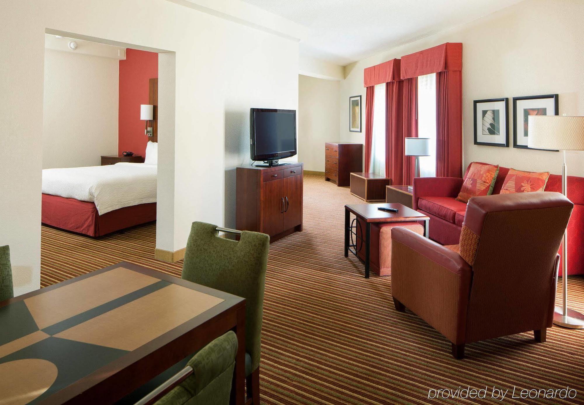 Sonesta Simply Suites Memphis East Poplar Pike Экстерьер фото