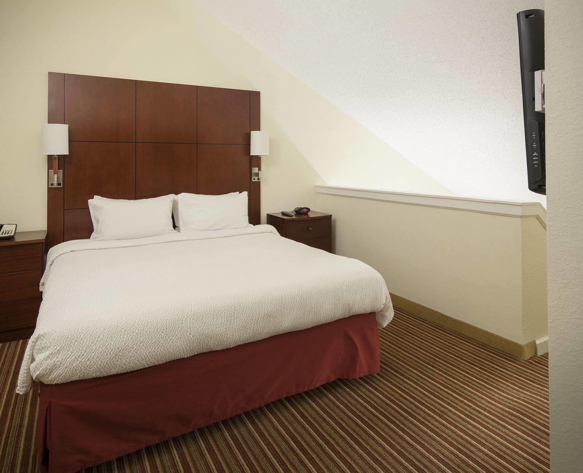 Sonesta Simply Suites Memphis East Poplar Pike Экстерьер фото
