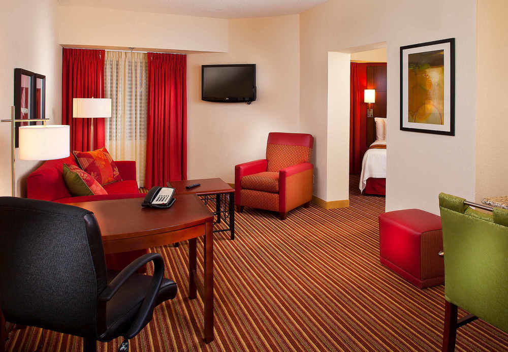 Sonesta Simply Suites Memphis East Poplar Pike Экстерьер фото